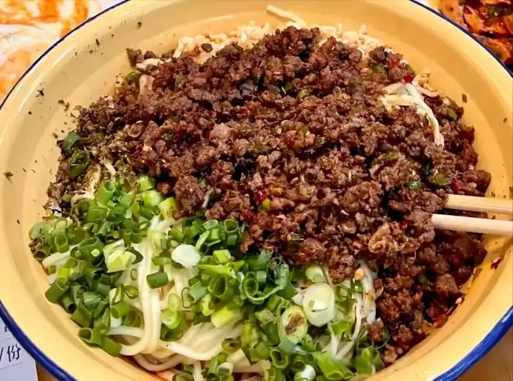 Chengdu’s famous snack Dandan noodles