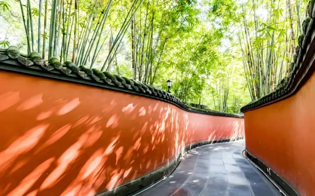 The red walls of the Wuhou Temple in Chengdu The red walls of the Wuhou Temple in Chengdu