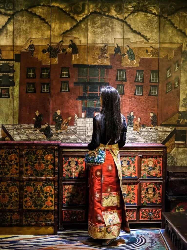 Tibetan clothing at Chengdu Tibet Hotel