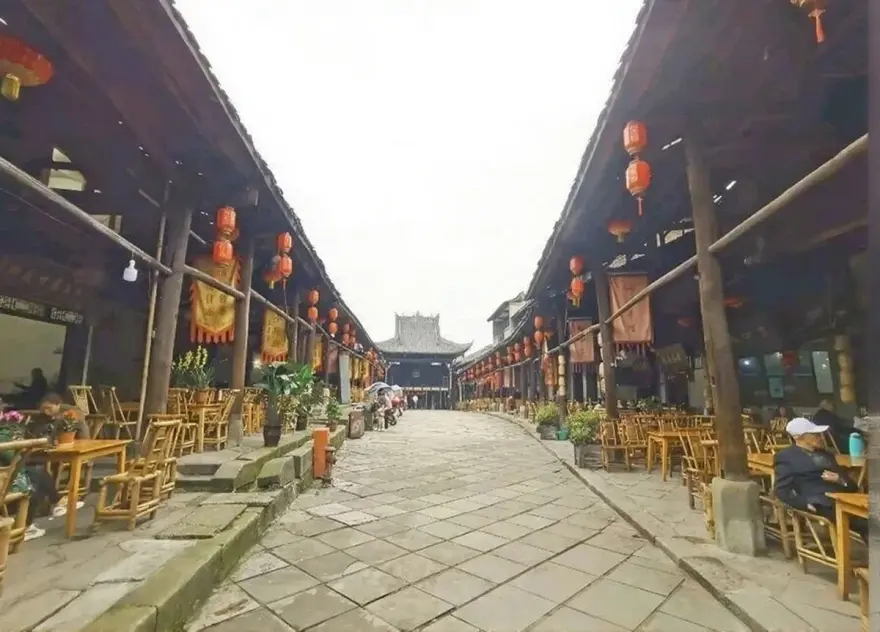 Boat-shaped street in Luocheng Ancient Town