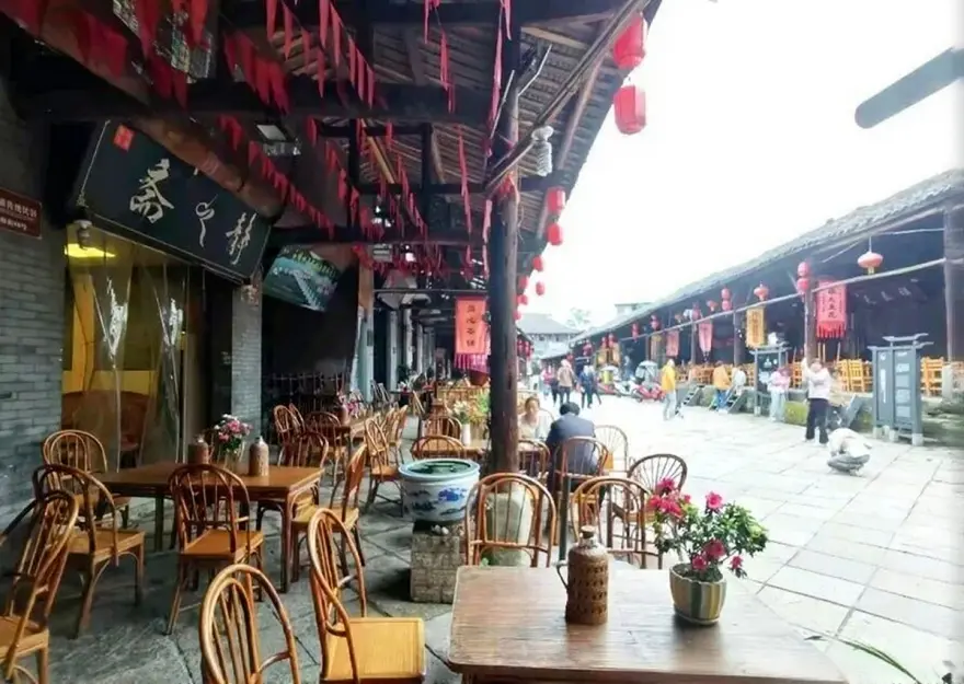 Old teahouses in Luocheng Ancient Town