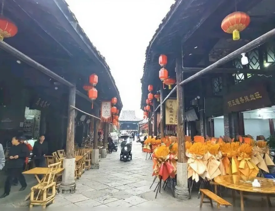 Teahouses in Luocheng Ancient Town
