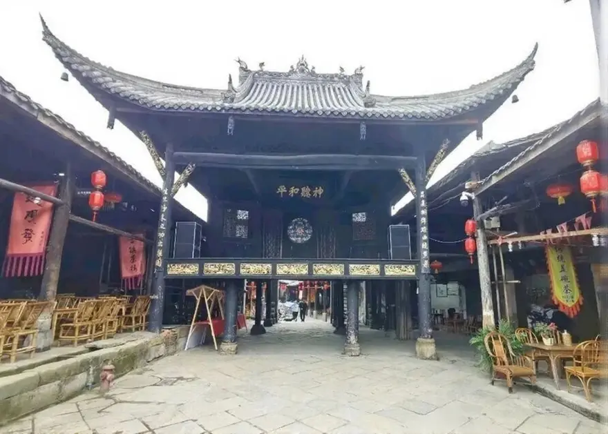 The ancient opera stage in Luocheng Ancient Town