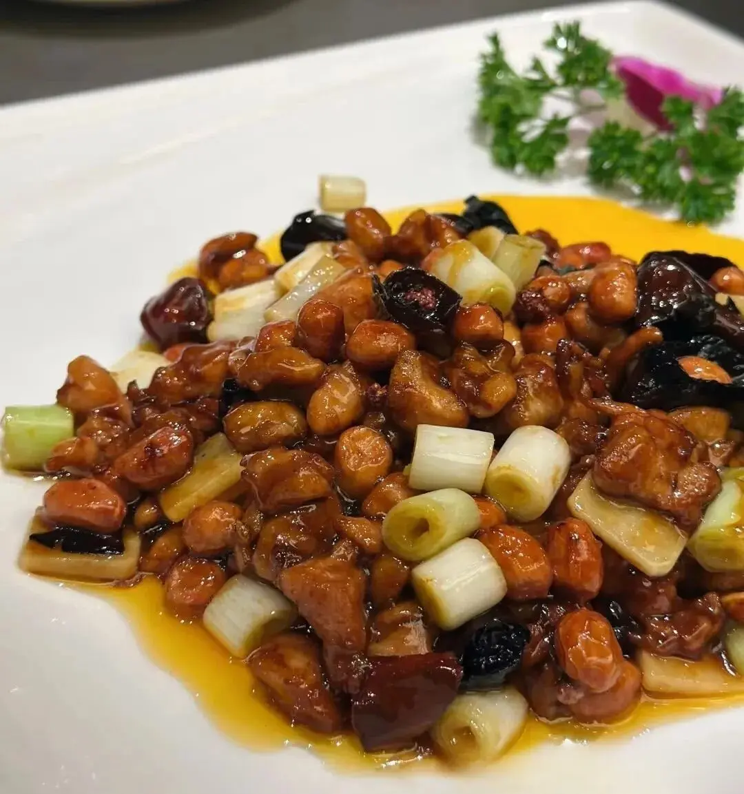 Kung Pao Chicken at Furonghuang Garden Restaurant