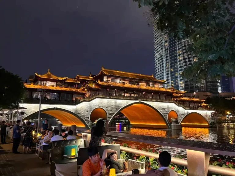 Chengdu nightlife at Anshun Bridge