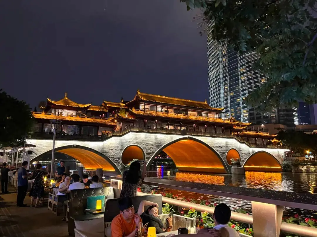 Chengdu nightlife at Anshun Bridge